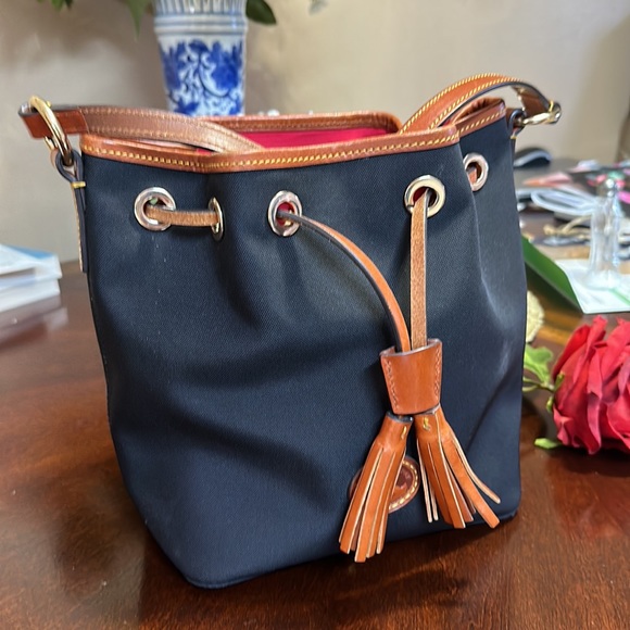 D&B Crossbody - Picture 2 of 7